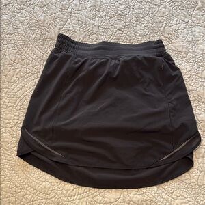 LAST CALL EUC Lululemon tennis skirt sz 6